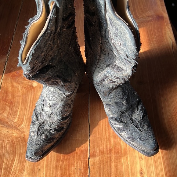 Size 8 bling black Corral boots - Picture 3 of 7